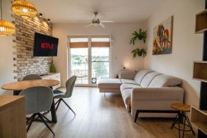 Μια τηλεόραση ή/και κέντρο ψυχαγωγίας στο Perfect View II - idealny widok na Marinę