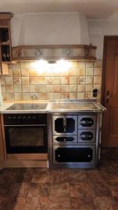 Η κουζίνα ή μικρή κουζίνα στο Ferienwohnung Faschinggut