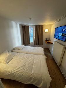 Gallery image of Hotel ARC EN CIEL in Strasbourg