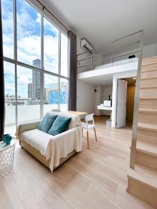 Posezení v ubytování Comfort Duplex BTS Ratchayothin