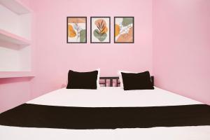 Ένα ή περισσότερα κρεβάτια σε δωμάτιο στο THE HOTEL PARADISE