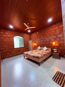 Ένα ή περισσότερα κρεβάτια σε δωμάτιο στο Sage Crest Villa