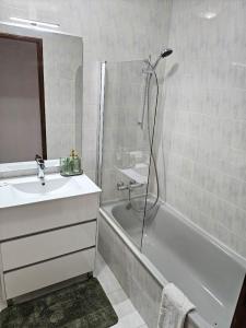 Koupelna v ubytování LUCINDA`S HOUSE + 12 fotografií