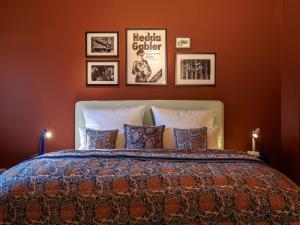 Postel nebo postele na pokoji v ubytování Design-Hideaway in Bochum - Das Zechenhaus