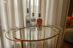 Ποτά στο Zorba&Bond Boutique Hotel