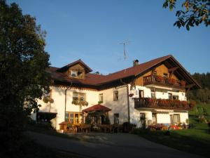 Το κτήριο όπου στεγάζεται  το διαμέρισμα