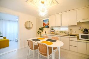 Kuchyň nebo kuchyňský kout v ubytování Ongi House