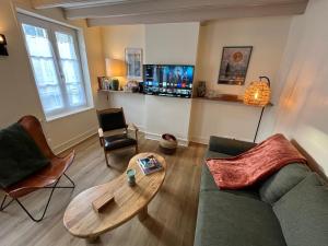 Μια τηλεόραση ή/και κέντρο ψυχαγωγίας στο La fugue - Proche du front de mer et vue chapelle