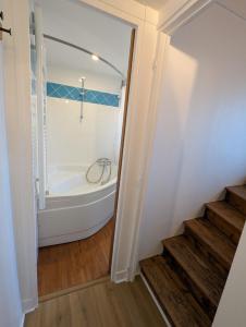 Ένα μπάνιο στο La fugue - Proche du front de mer et vue chapelle +26 φωτογραφίες