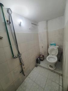 Ένα μπάνιο στο Poem Hostel