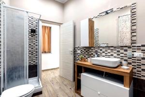 Ένα μπάνιο στο [The historical center of Palermo] La Dolce Vita