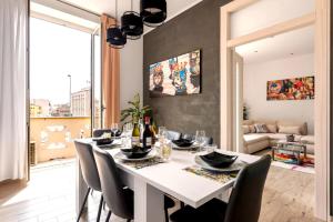 Χώρος καθιστικού στο [The historical center of Palermo] La Dolce Vita