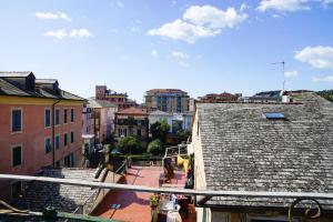 Το κτήριο όπου στεγάζεται  το διαμέρισμα +2 φωτογραφίες