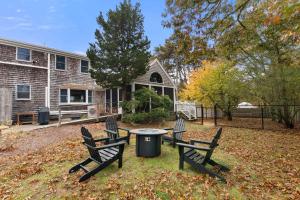 Κήπος έξω από το Game Room Firepit Mins to Beaches