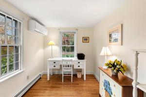 Fotografie z fotogalerie ubytování Half Mile to Earle Rd Beach v destinaci Harwich Port