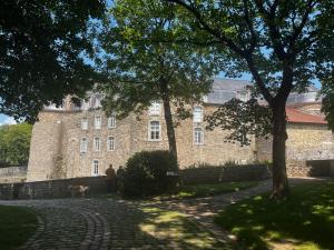 Tòa nhà nơi nhà nghỉ dưỡng tọa lạc