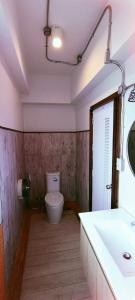 Ένα μπάνιο στο Bamboo Residence