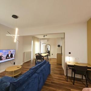 TV a/nebo společenská místnost v ubytování AETHER-Living Apartments