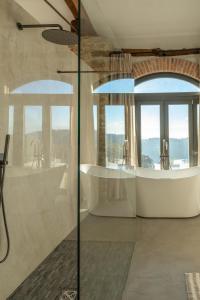 Ένα μπάνιο στο Borgo Luna Rossa