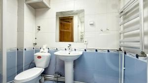 Phòng tắm tại Mayden Tower apartment +10 ảnh