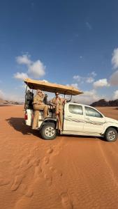 Επισκέπτες που μένουν στο Harmony Luxury Camp