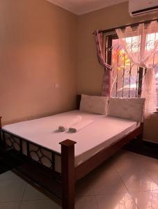 Φωτογραφία από το άλμπουμ του MarkdonDeluxe LSinza στο Νταρ ες Σαλάμ