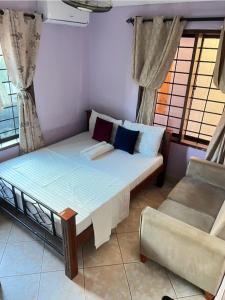 Φωτογραφία από το άλμπουμ του MarkdonDeluxe LSinza στο Νταρ ες Σαλάμ