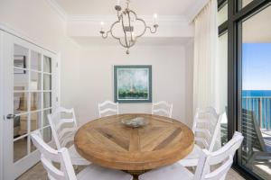 Φωτογραφία από το άλμπουμ του The Oasis 2209 formerly Phoenix West II 2209 condo σε Romar Beach