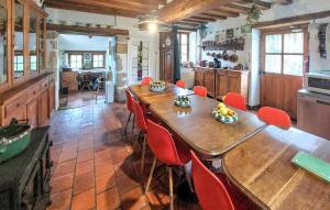 Φωτογραφία από το άλμπουμ του Cozy Home In Ingrannes With Private Swimming Pool, Can Be Inside Or Outside σε Ingrannes