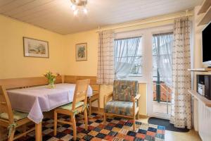 TV a/nebo společenská místnost v ubytování Ferienwohnung 1 + 13 fotografií