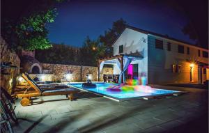 Bassein majutusasutuses Nice Home In Imotski With Private Swimming Pool, Can Be Inside Or Outside või selle lähedal +18 fotot