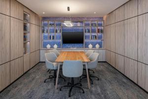 Οι επιχειρηματικές εγκαταστάσεις ή/και οι αίθουσες συνεδριάσεων στο AC Hotel by Marriott San Luis Potosi +32 φωτογραφίες