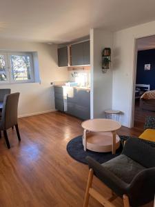 Η κουζίνα ή μικρή κουζίνα στο Appartement meublé