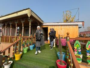 Zahrada ubytování VIBEs OF KASHMIR