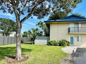 Το κτήριο όπου στεγάζεται  το διαμέρισμα