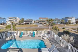 Bazén v ubytování A Sea View Cottage by Oak Island Accommodations nebo v jeho okolí