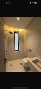 Phòng tắm tại Chicago Apartment +34 ảnh