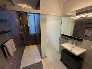 Koupelna v ubytování Apartment am Marktplatz mit XXL Garage