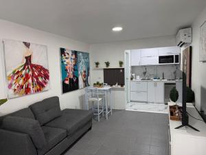 Køkken eller tekøkken på Modern Studio in La Puntilla By VSS