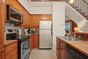 Nhà bếp/bếp nhỏ tại Tremblant Prestige - Plateau 220-4