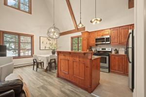 Nhà bếp/bếp nhỏ tại Tremblant Prestige - Plateau 220-4