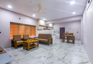 Χώρος καθιστικού στο Oceanus Retreat