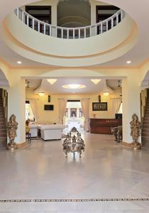 Lobbyen eller receptionen på Syna Heritage Hotel