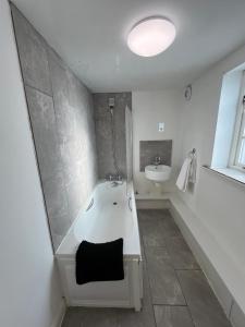 Et badeværelse på 1 bed town apartment