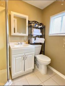 Gallery image of Tiny home close to cruise ships. in Galveston