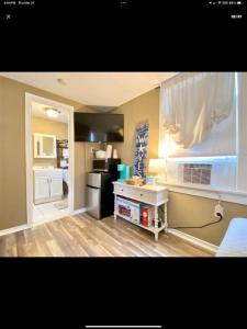 Gallery image of Tiny home close to cruise ships. in Galveston