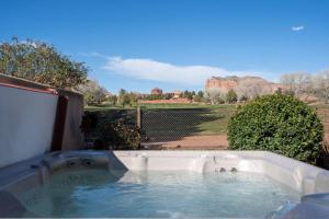 Πισίνα στο ή κοντά στο Vaquero Suite - Adobe Hacienda
