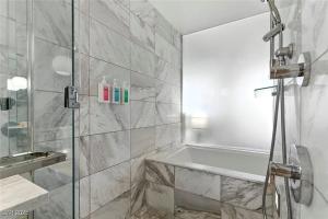 Φωτογραφία από το άλμπουμ του Palms Place Hotel HighFloor StripView with Balcony στο Λας Βέγκας