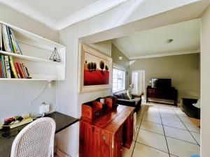 Posezení v ubytování Grey Pearl at Strand