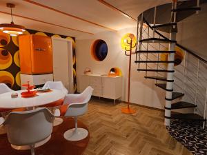 Fotografie z fotogalerie ubytování Retro-Apartment 70er-Jahre v destinaci Niederneisen